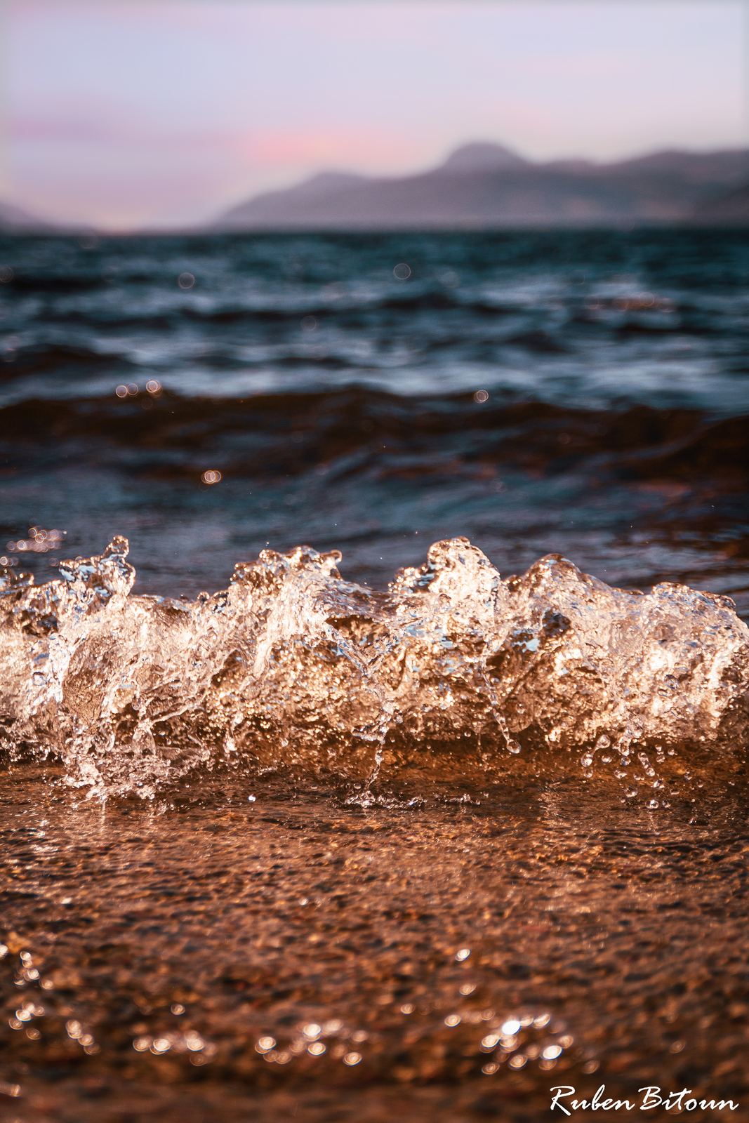 Vague sur le rivage