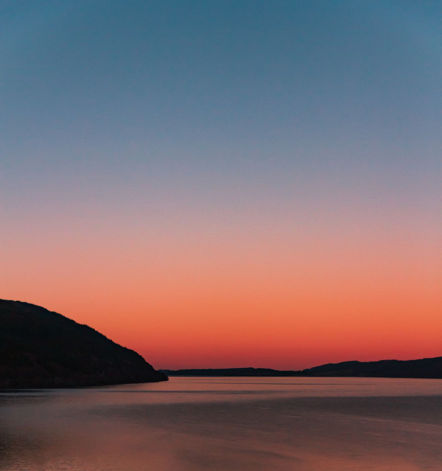 Fjord au crépuscule
