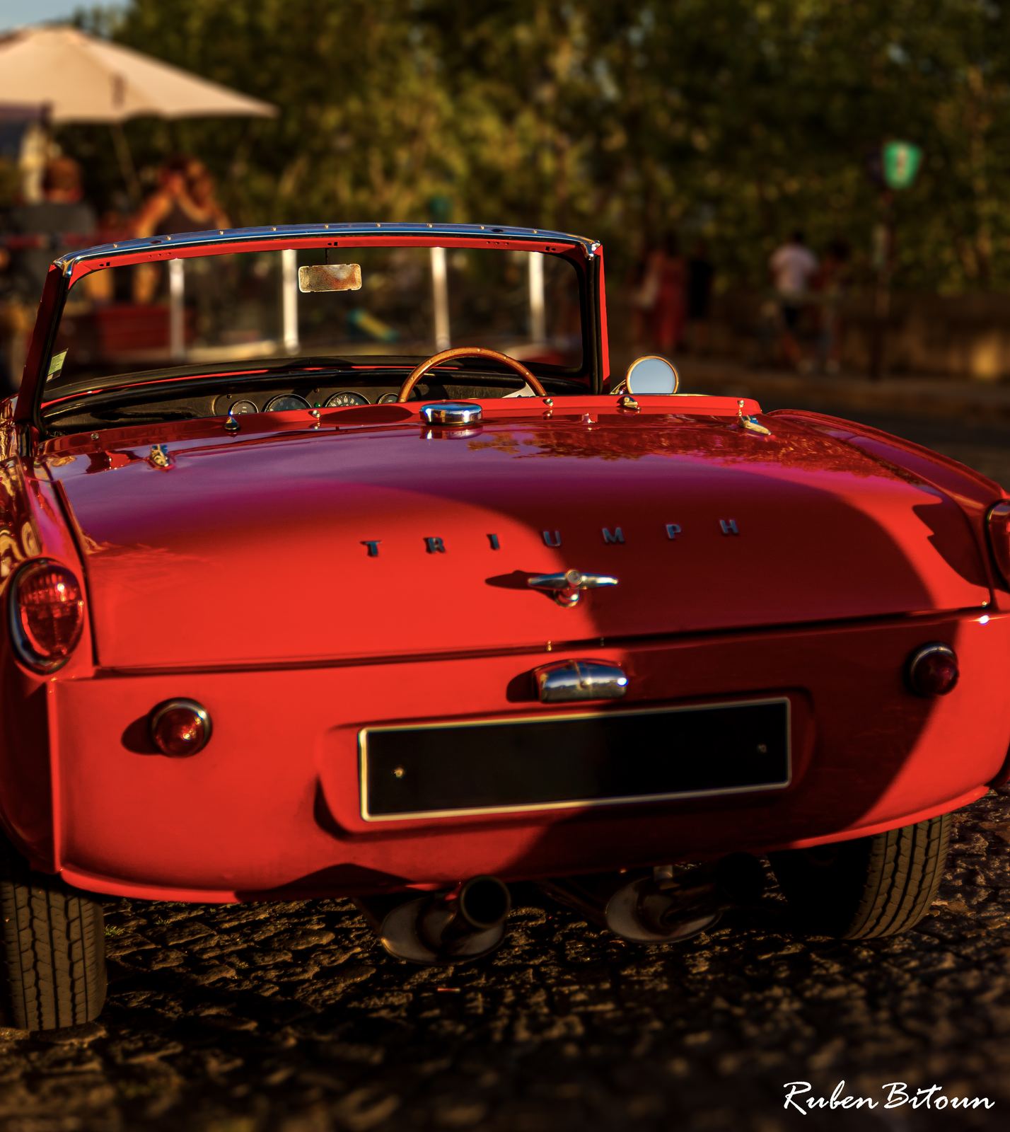 Triumph rouge, fin de journée